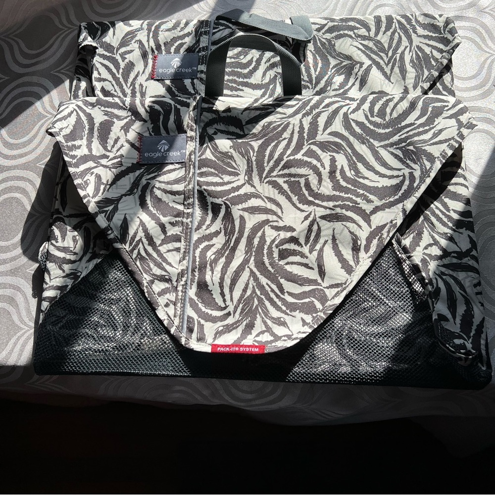 2 pcs Eagle Creek Pack-It Garment Folder Packing Organizers / Folders Preowned